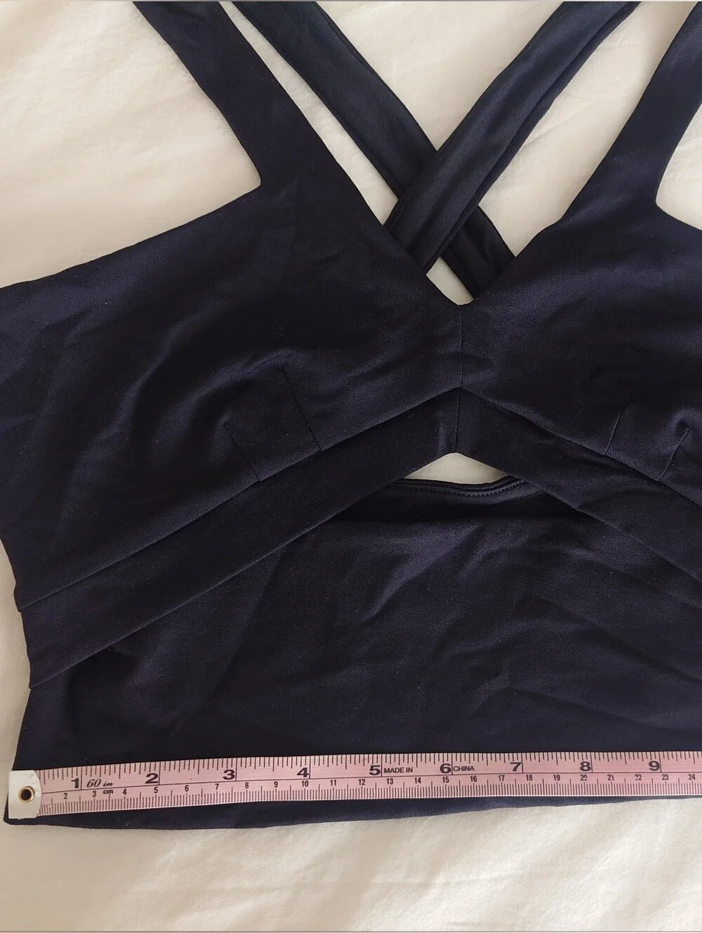 NWOT Black ALO Yoga Cut-Out Crop Top Sports Bra S Cropped Gym Airbrush Halter